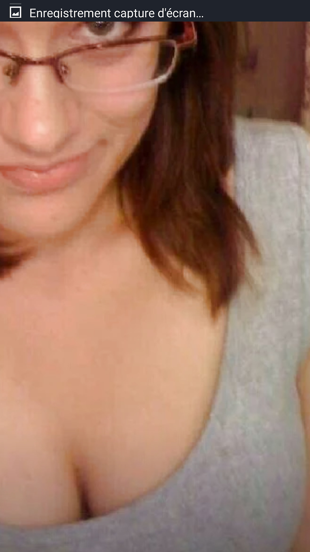 Gentille célibataire aux beaux seins cherche un amant pour se faire baiser royalement